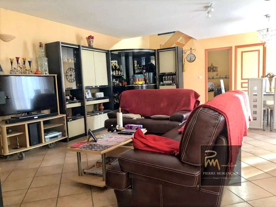 Maison à MONTREUIL-LE-HENRI