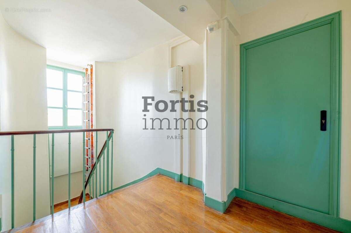 Appartement à PARIS-18E