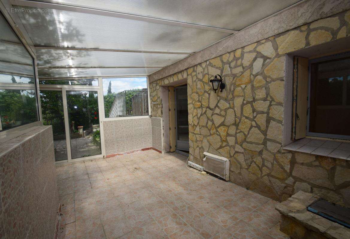 Maison à LE PUY-SAINTE-REPARADE