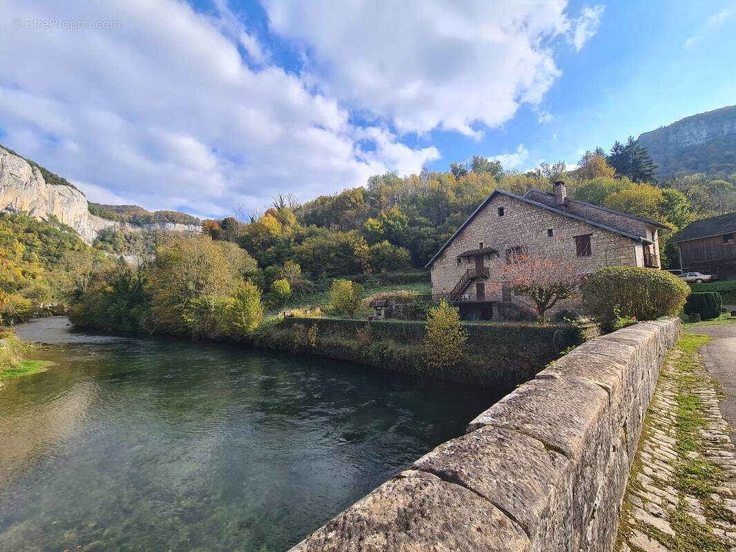 Maison à MOUTHIER-HAUTE-PIERRE