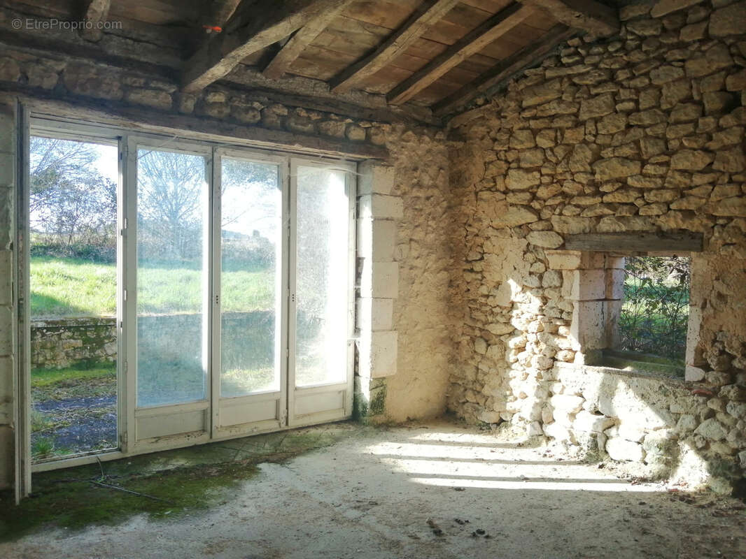 Maison à VILLEBOIS-LAVALETTE