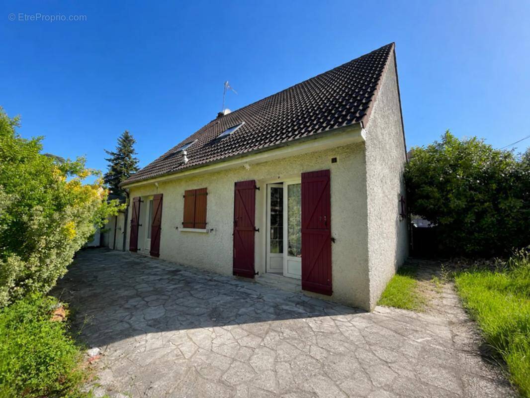 Maison à DAMMARIE-LES-LYS