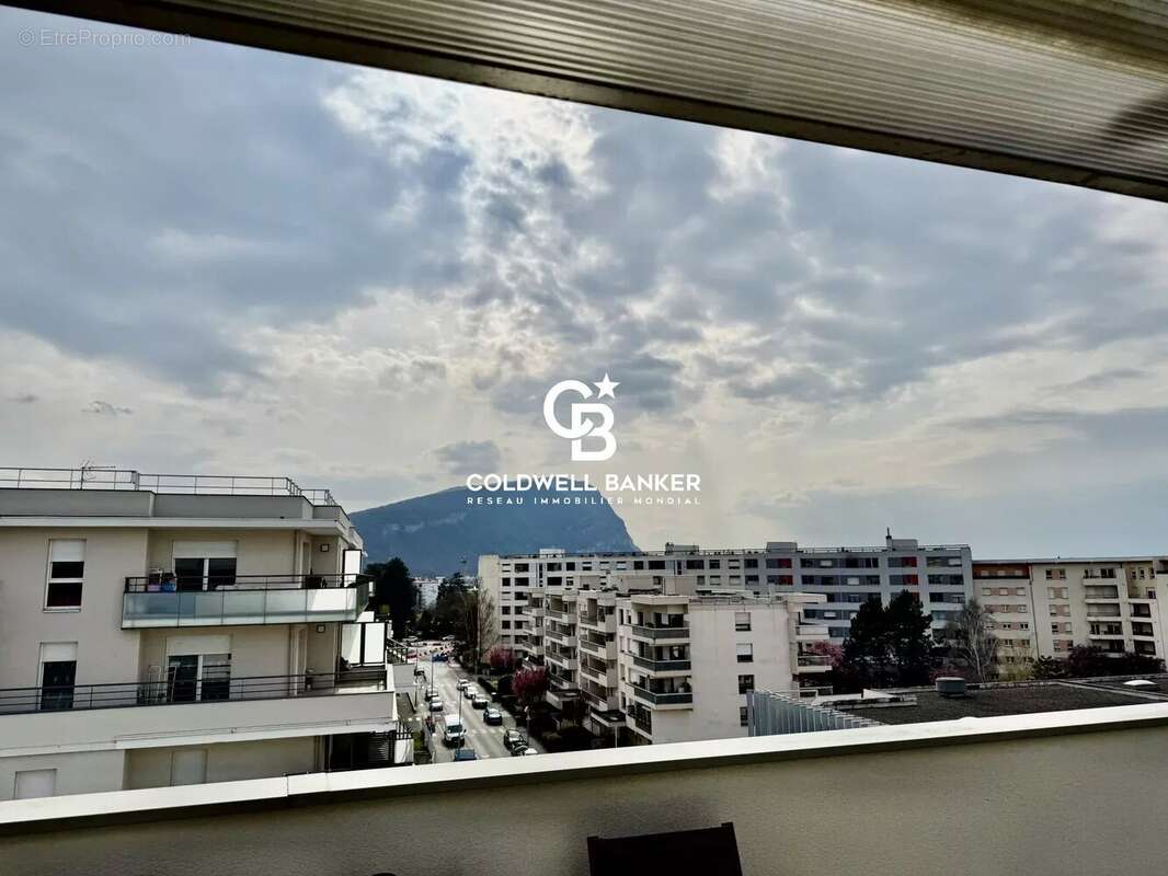 A vendre T4 attique avec vue Mont-Blanc à Annemasse Centre 74100 - photo 9