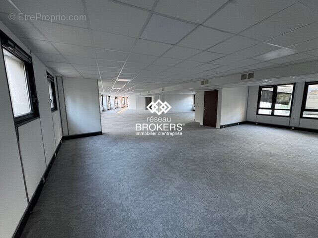 Commerce 333 m² à Grenoble  - photo 3