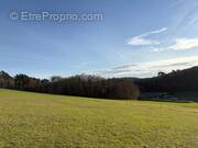 Terrain à NOTRE-DAME-DE-SANILHAC