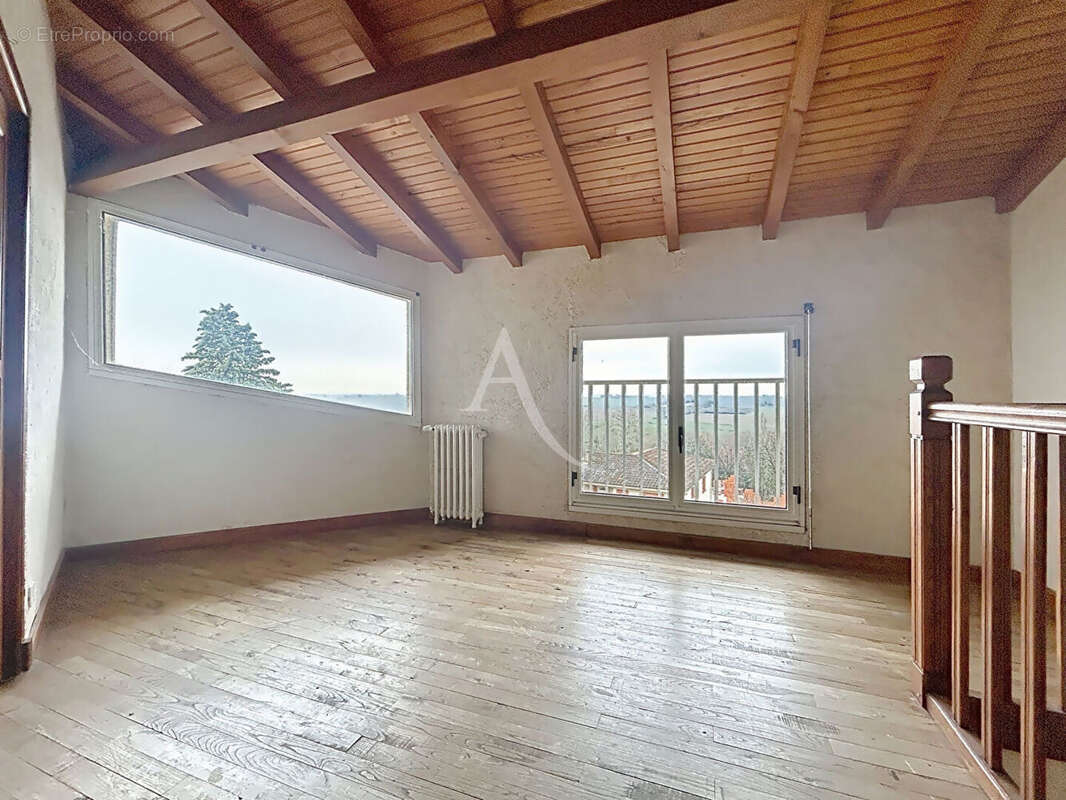 31380  Montjoire  Maison 7 pièce(s) 182.78 m2 - photo 6