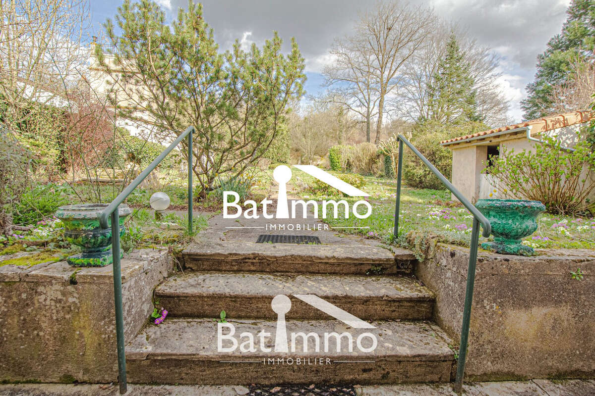 Maison à CHATEL-SAINT-GERMAIN