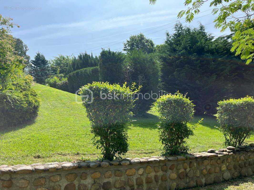 Maison à LACASSAGNE