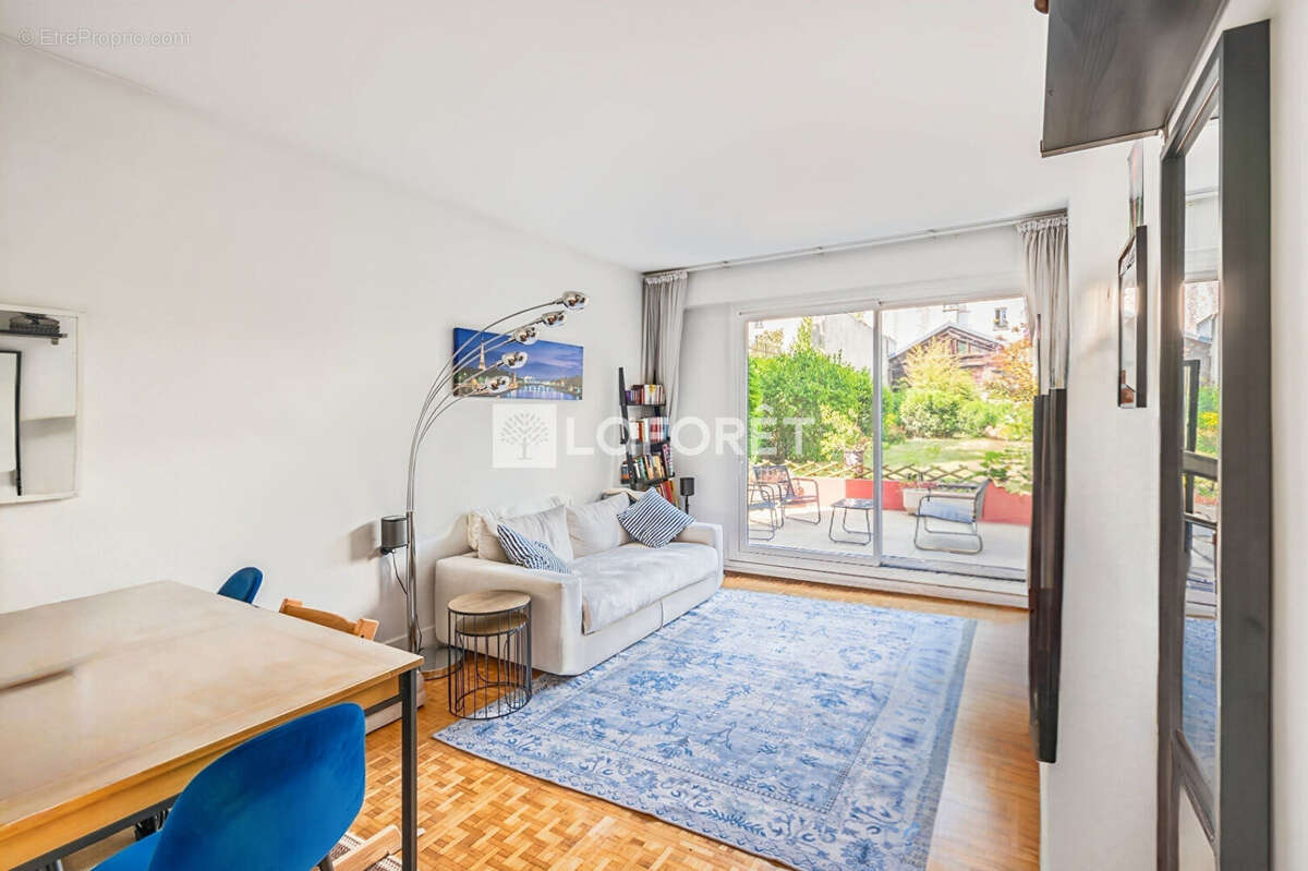 Appartement à PARIS-15E
