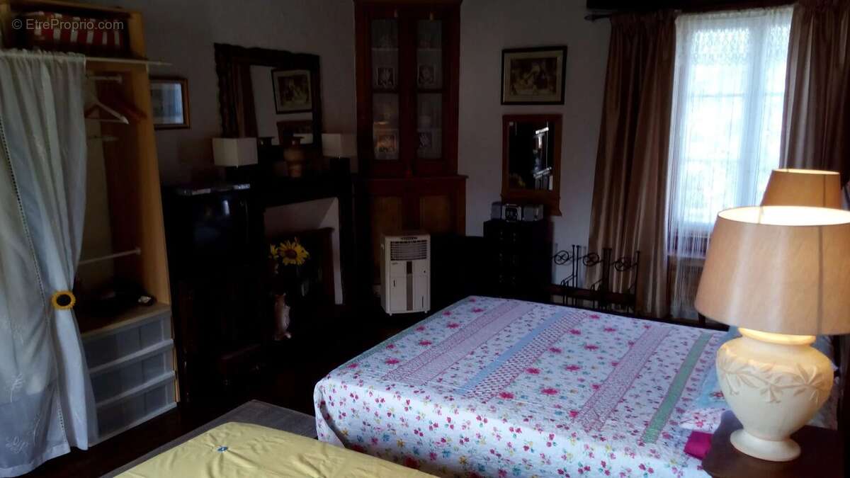 Grande maison familiale avec possibilité de revenus - photo 5