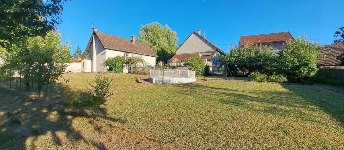 Maison à SAINT-PRIX-LES-ARNAY