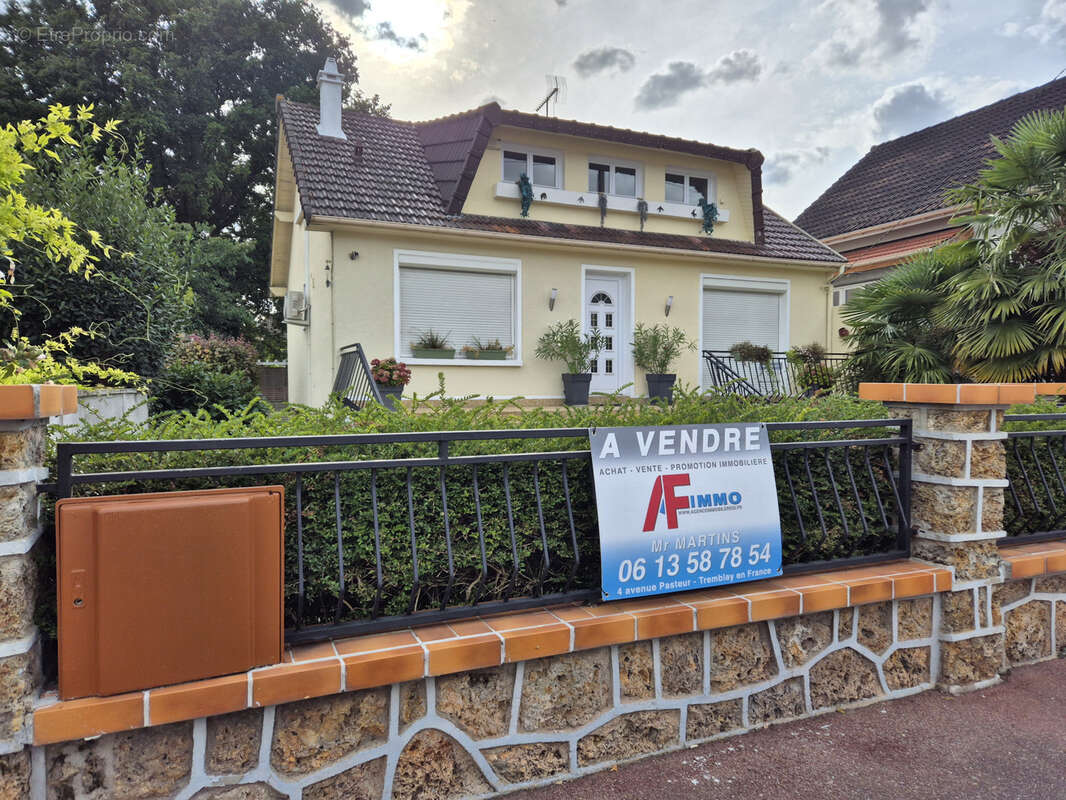 Maison à TREMBLAY-EN-FRANCE