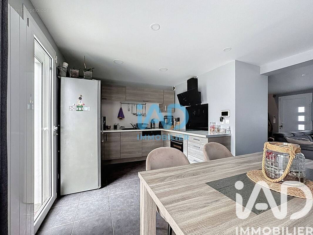 Photo 1 - Maison à SAINT-PIERRE-DU-PERRAY