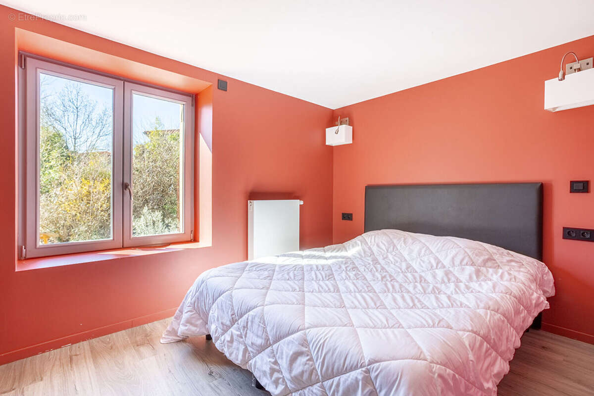 Maison à VIC-LE-COMTE