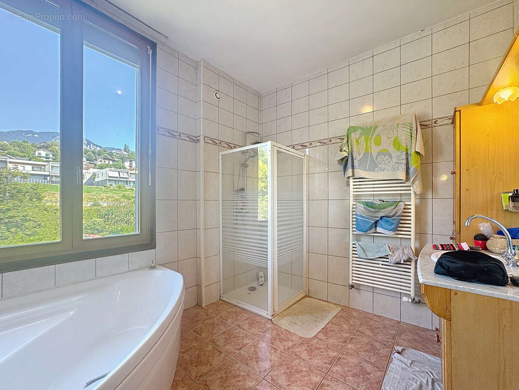 Appartement à AIX-LES-BAINS