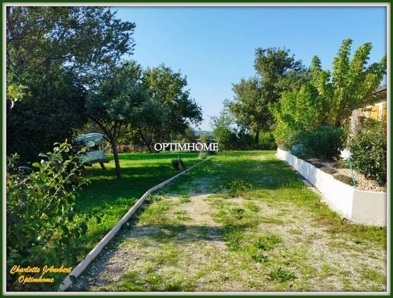 Maison à LA ROCHE-CHALAIS