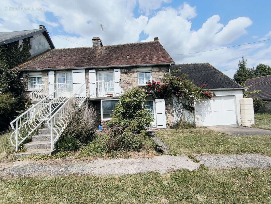 Maison à CHAMPSECRET