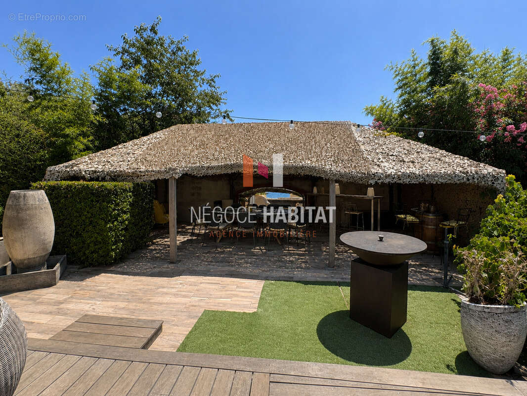 Villa  316 m2 hab. / terrain 1831 m2 - piscine - garage - photo 15