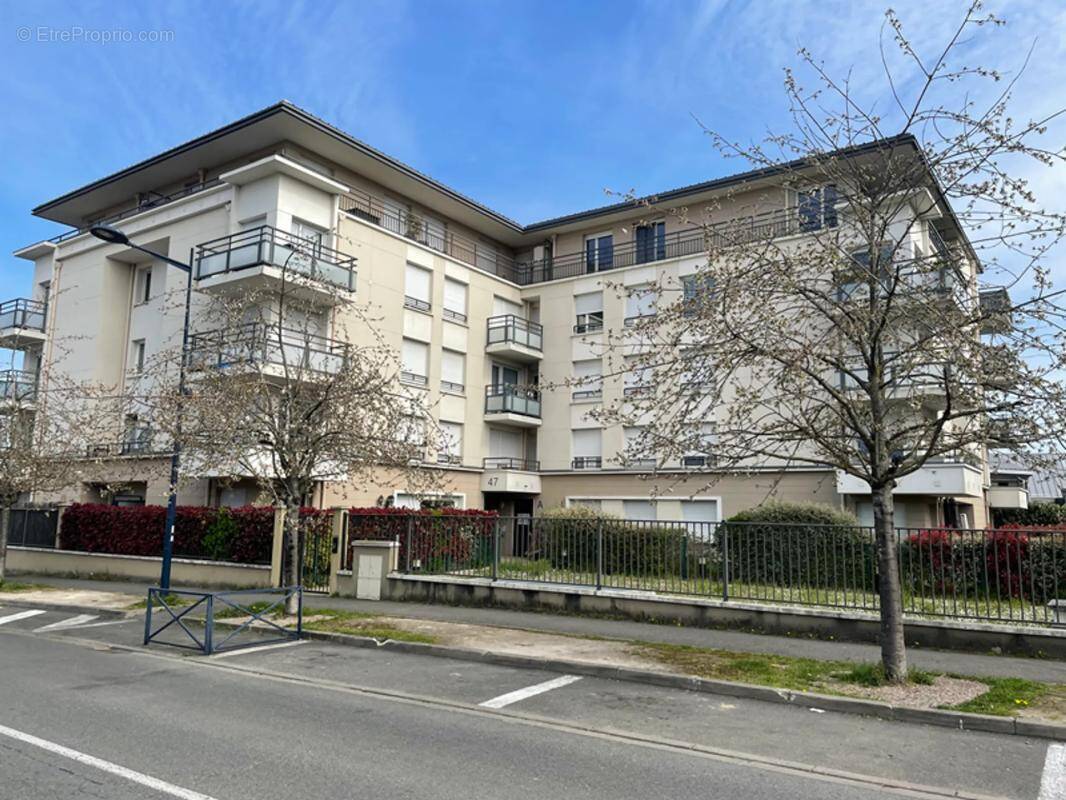 Appartement à DAMMARIE-LES-LYS