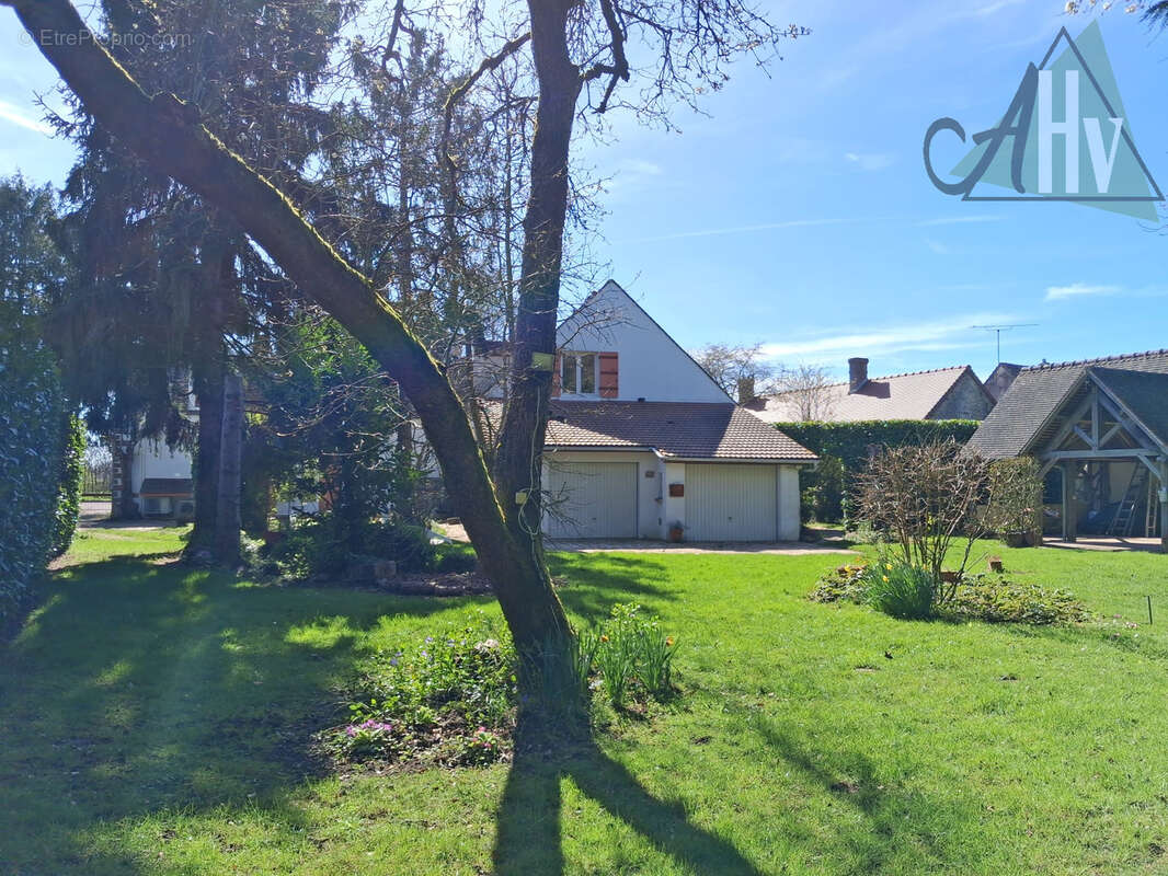 Maison à VILLENEUVE-LES-BORDES