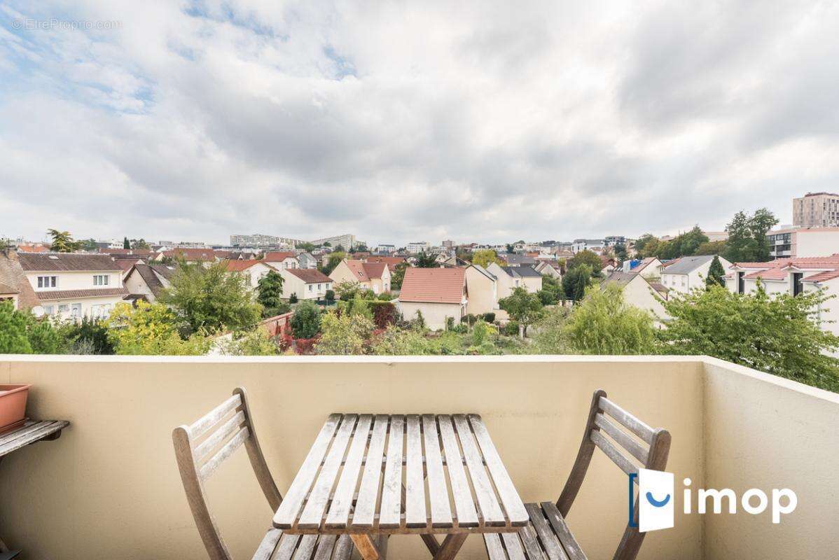 Appartement à FRESNES