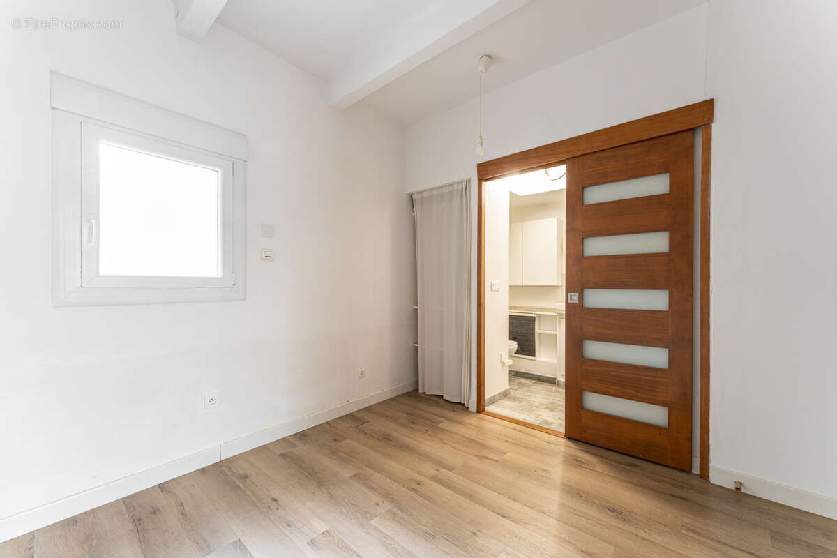 Appartement à MARSEILLE-4E