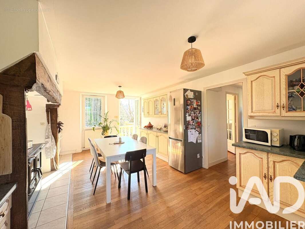 Maison 142 m² à Latouille-Lentillac  - photo 4