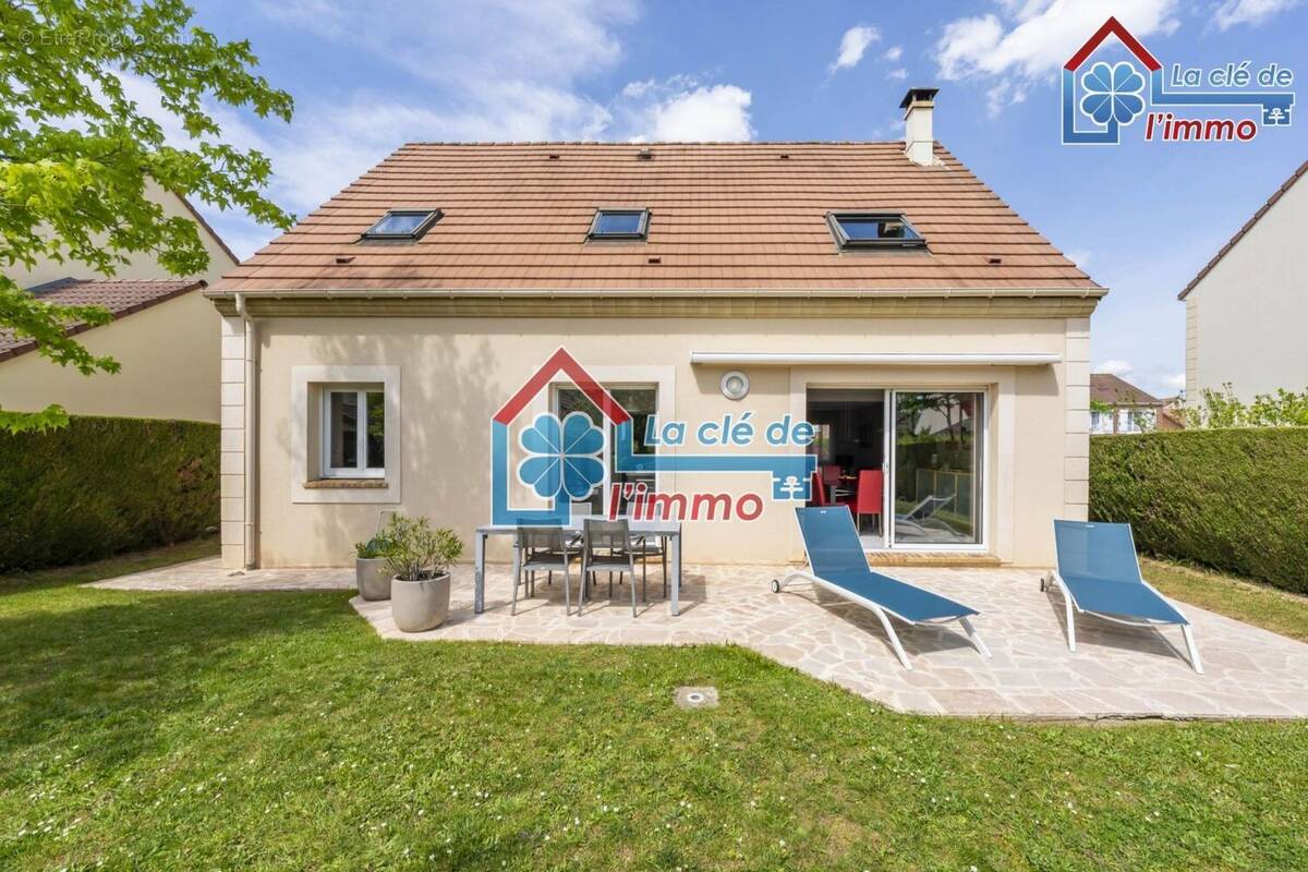 Maison à MOISSY-CRAMAYEL