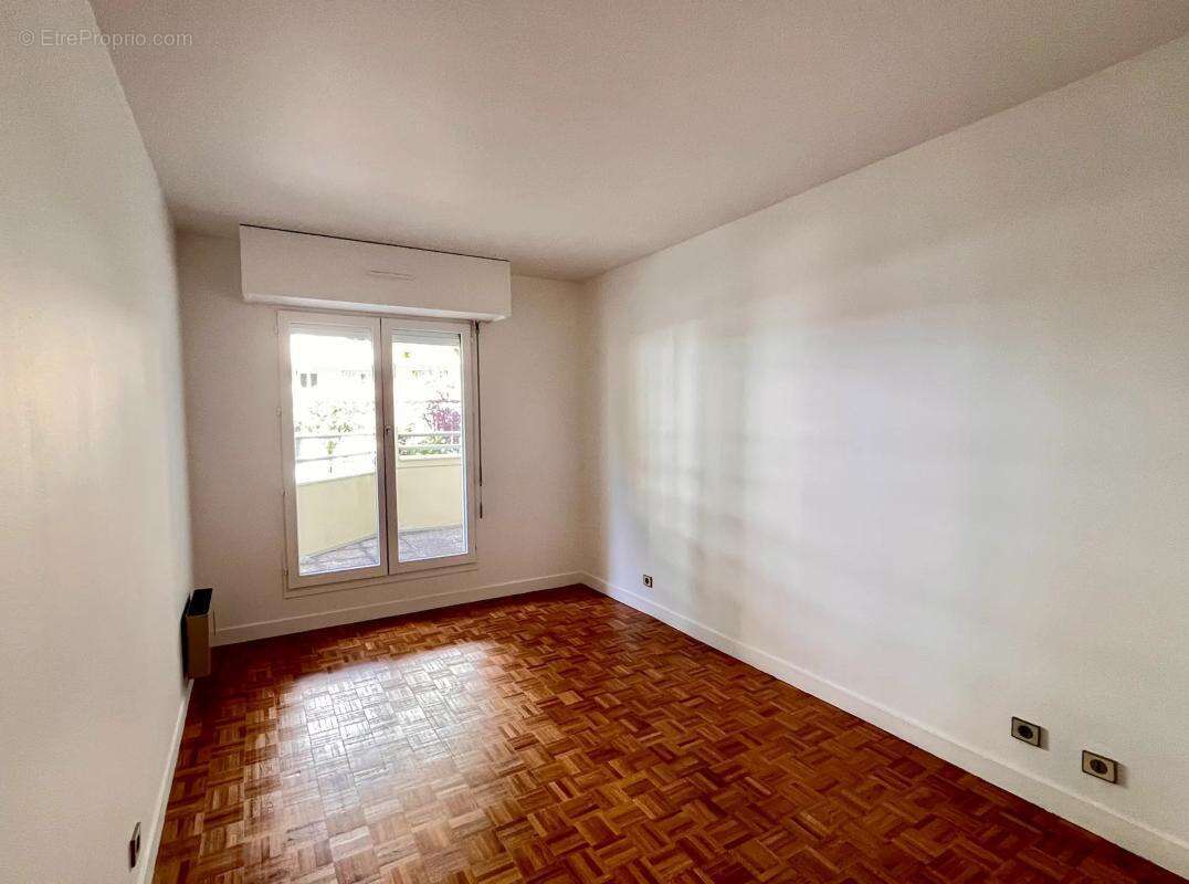 Appartement à LA GARENNE-COLOMBES