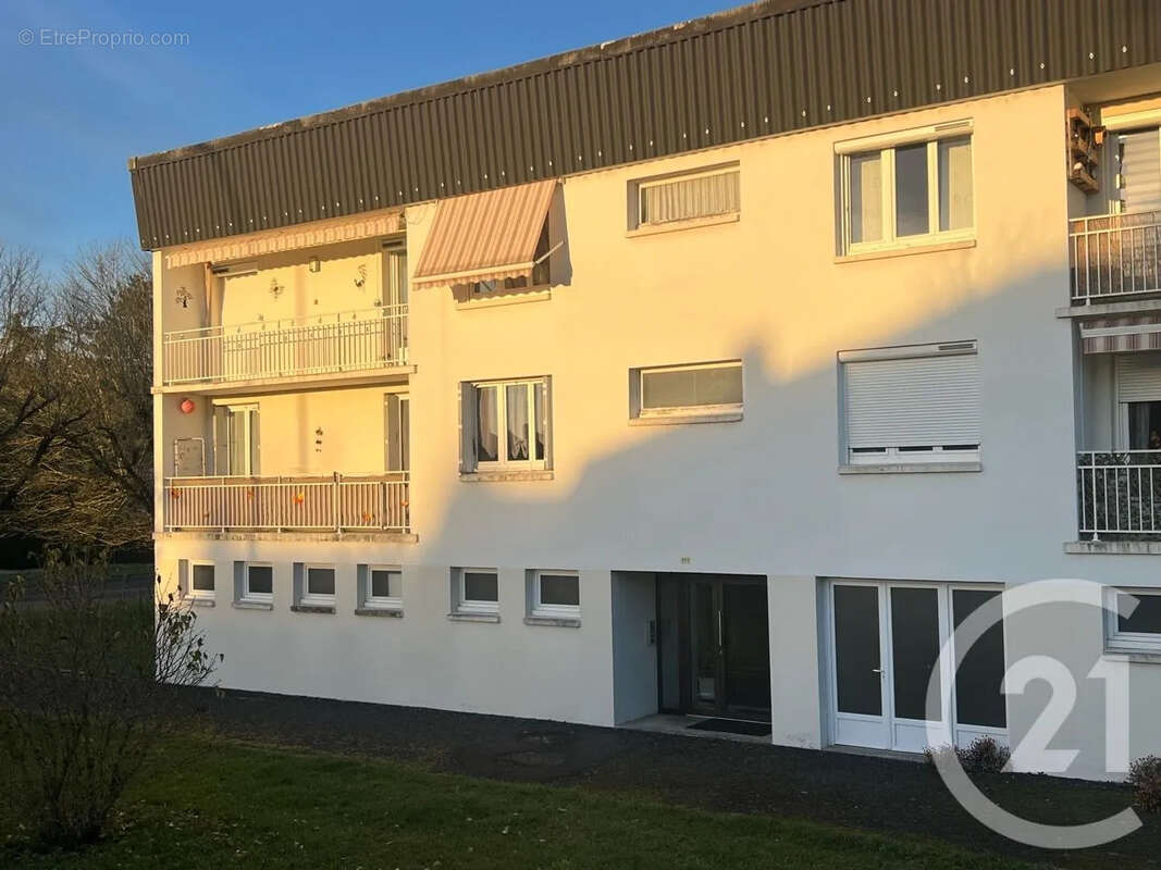 Appartement à ARPAJON-SUR-CERE