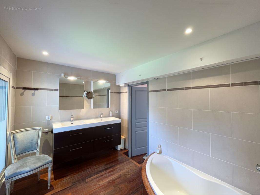 Maison à VILLENEUVE-LES-AVIGNON