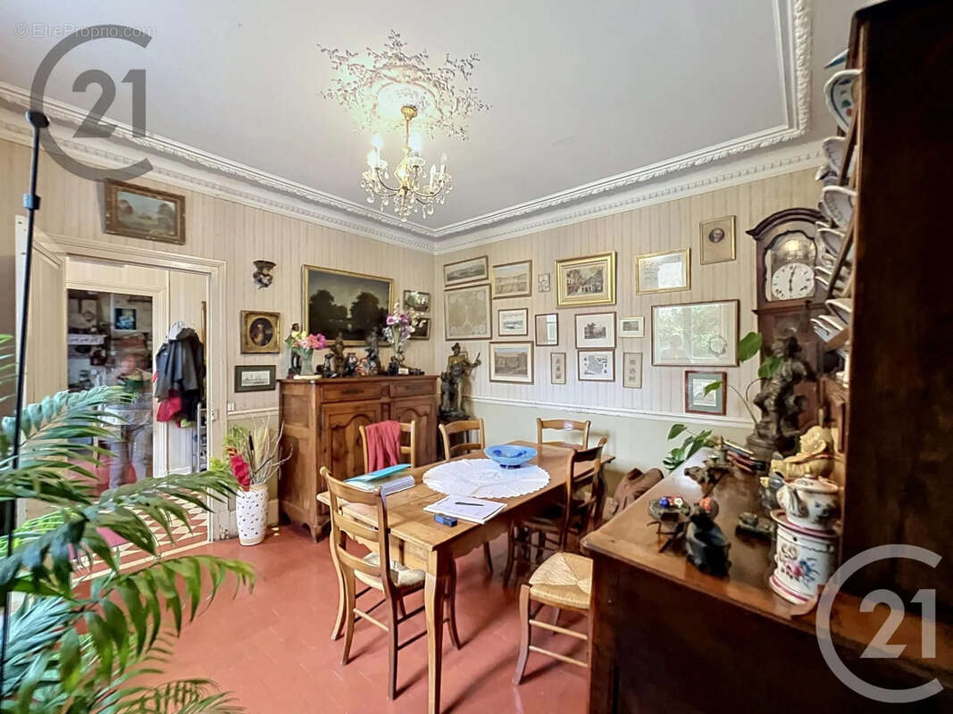 Maison 119 m² à Coulanges-La-Vineuse  - photo 7