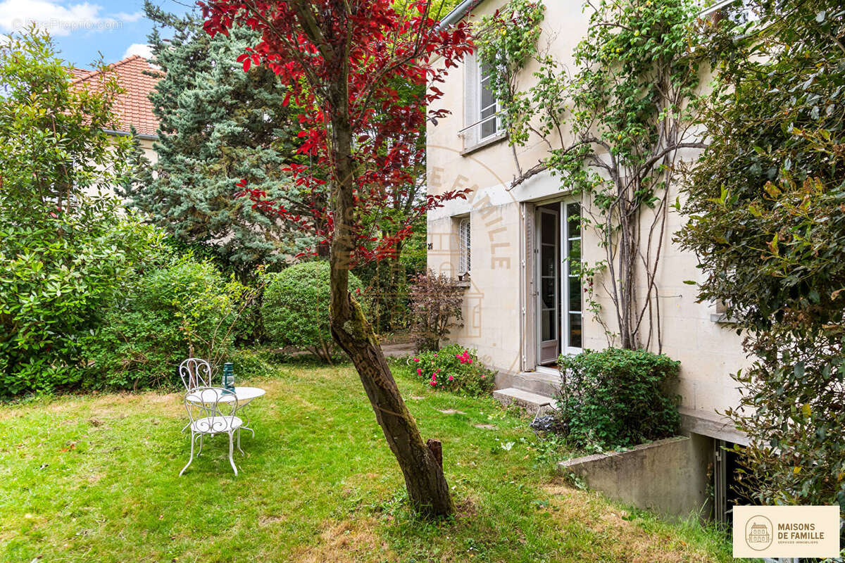 Maison à LA CELLE-SAINT-CLOUD