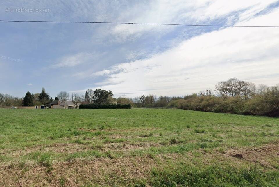 Terrain à SAINT-SATURNIN