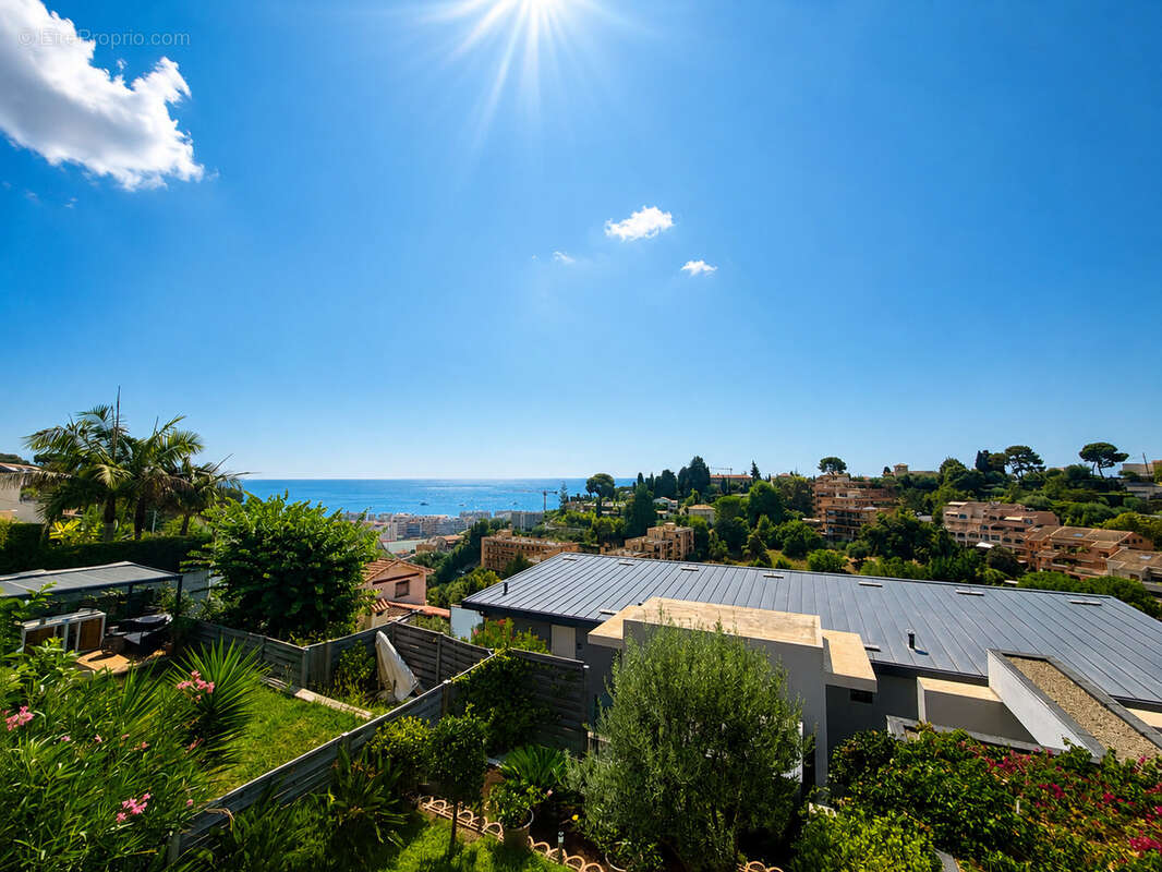 ROQUEBRUNE-CAP-MARTIN   LE HAMEAU   Superbe 3 pièces avec terrasse, vue mer et montagnes, résidence récente av - photo 2