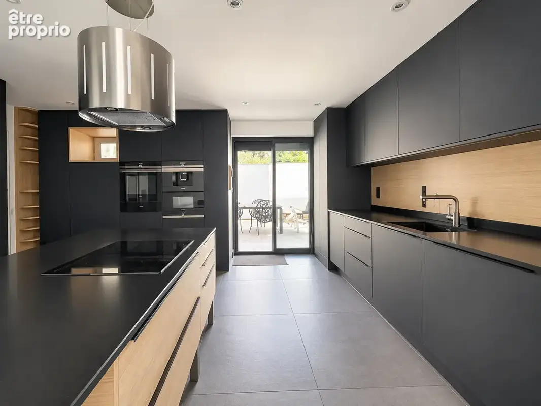 Propriété familiale rénovée avec piscine   sainte-foy-lès-lyon - photo 5