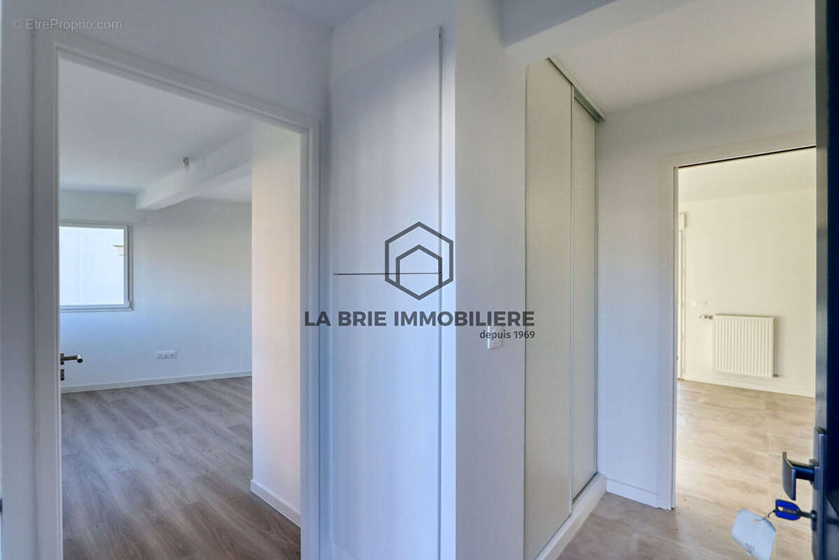 Appartement à RUBELLES