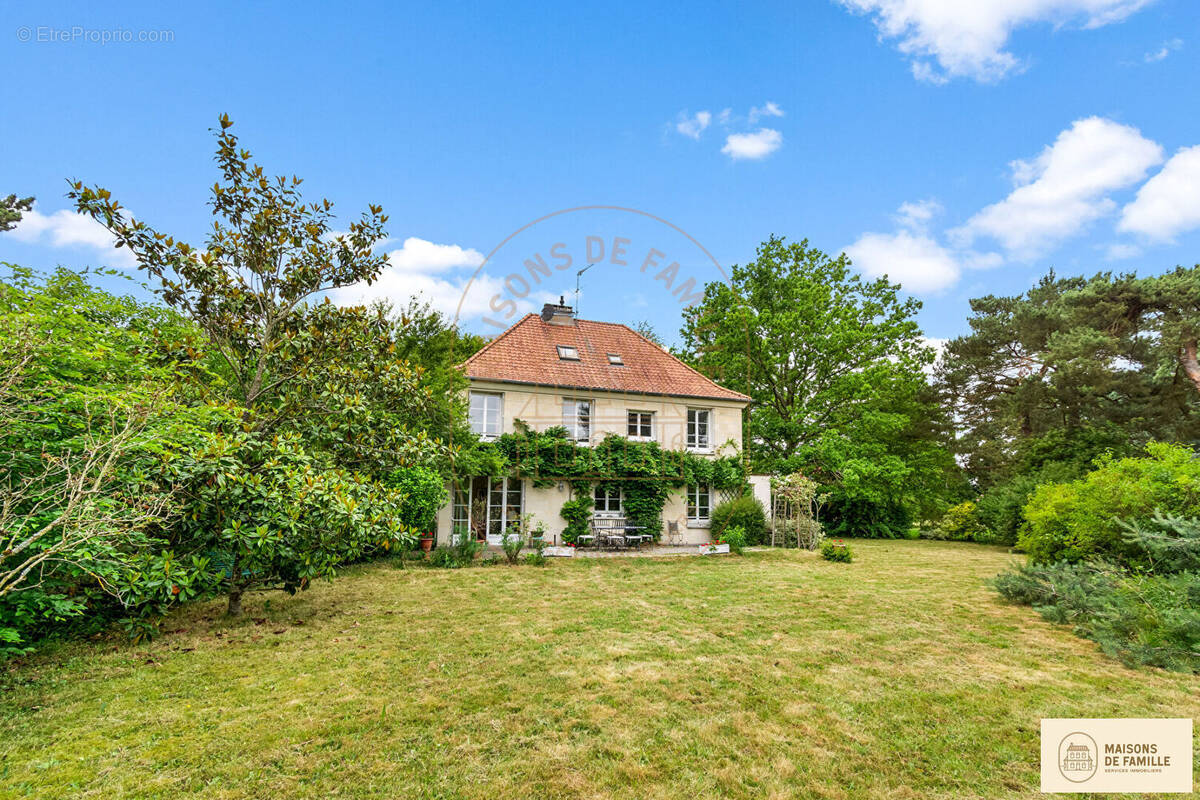 Maison à LA CELLE-SAINT-CLOUD