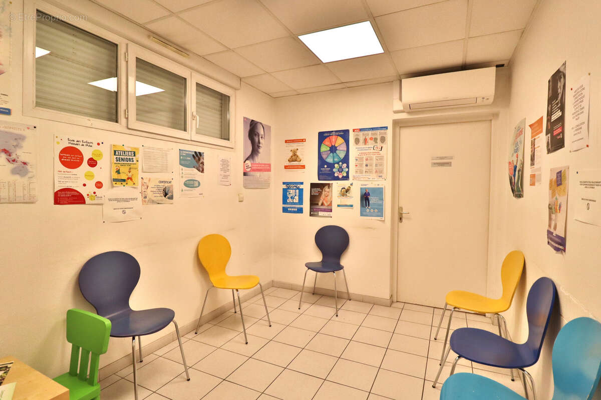 Commerce à SAINTE-SAVINE