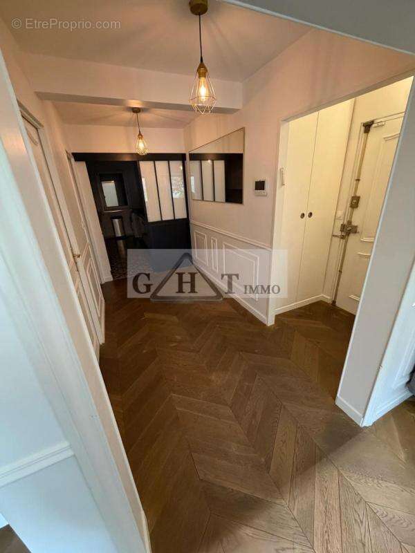 Cadre exceptionnel : Local professionnel/bureau 122m2 - photo 10