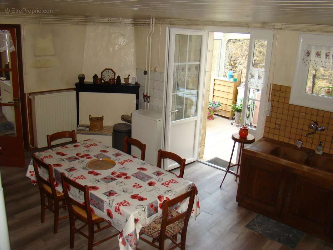 Maison à SAINT-MAURICE-LA-CLOUERE