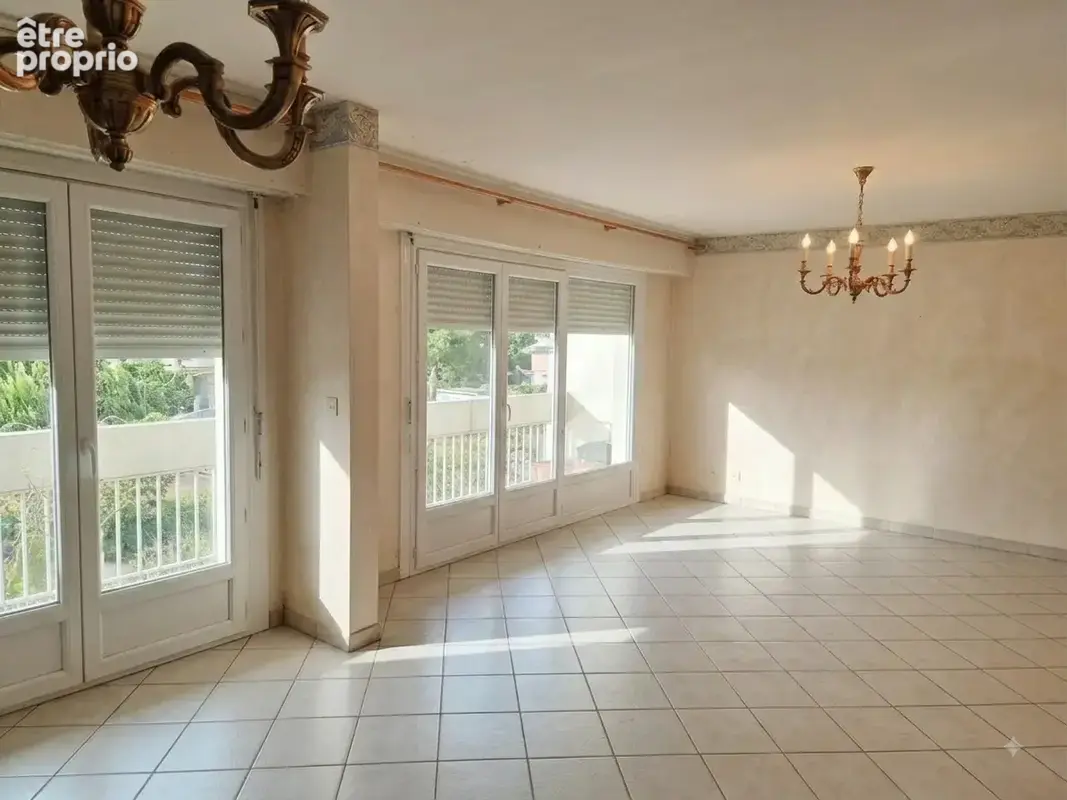 appartement T 5 traversant Est/ Ouest avec vue sur les monts du lyonnais - photo 10
