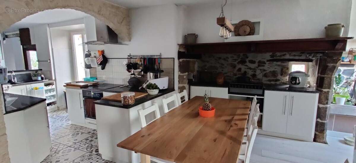Maison à ALLASSAC