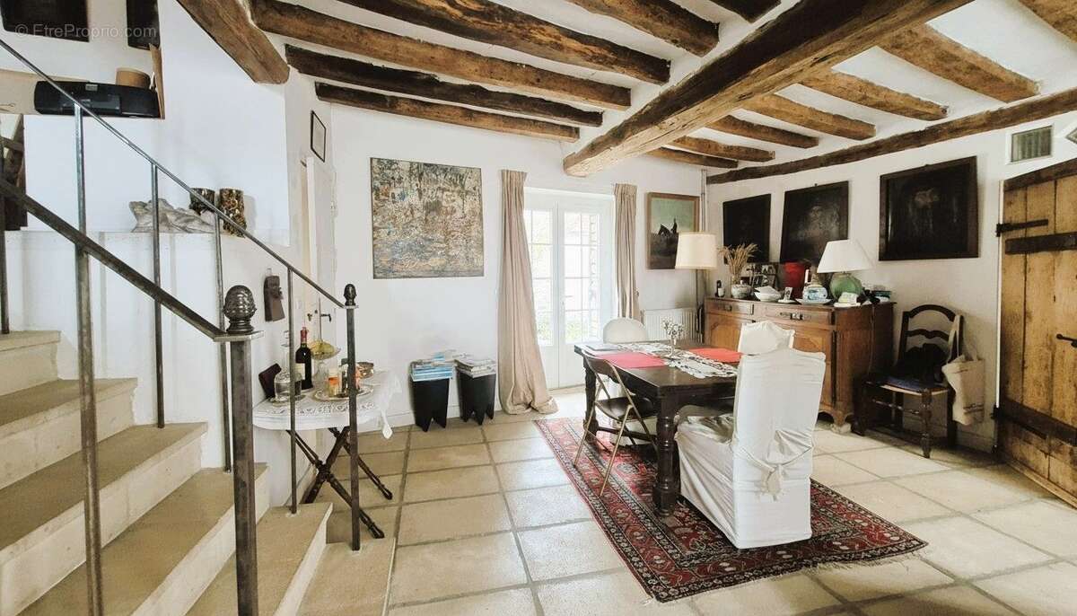 Maison à JUMEAUVILLE