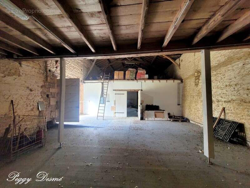 Maison à SAINT-JEAN-D'ANGELY