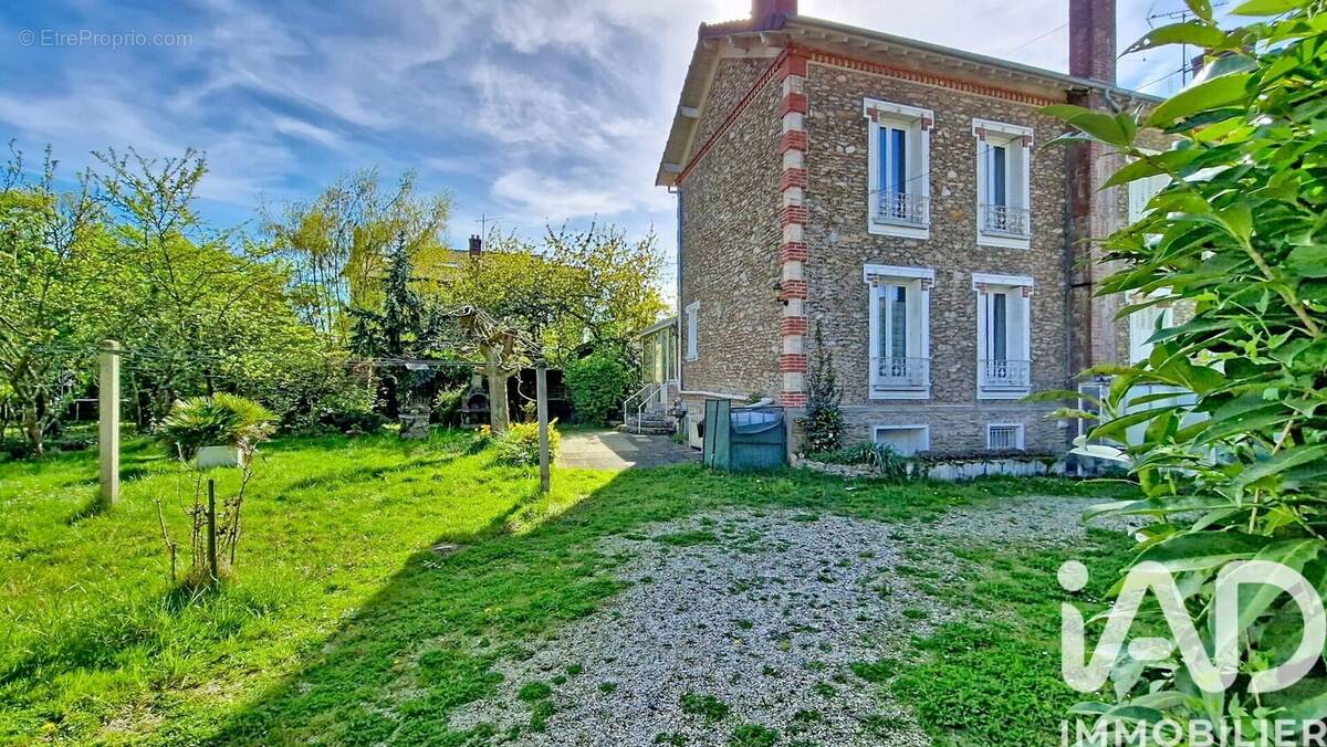 Photo 1 - Maison à SAINT-FARGEAU-PONTHIERRY