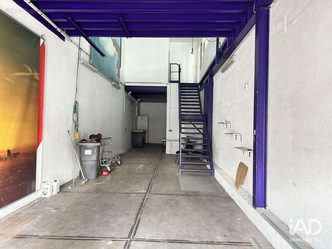 Photo 4 - Commerce à SARTROUVILLE