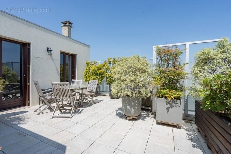 Appartement à LES PAVILLONS-SOUS-BOIS