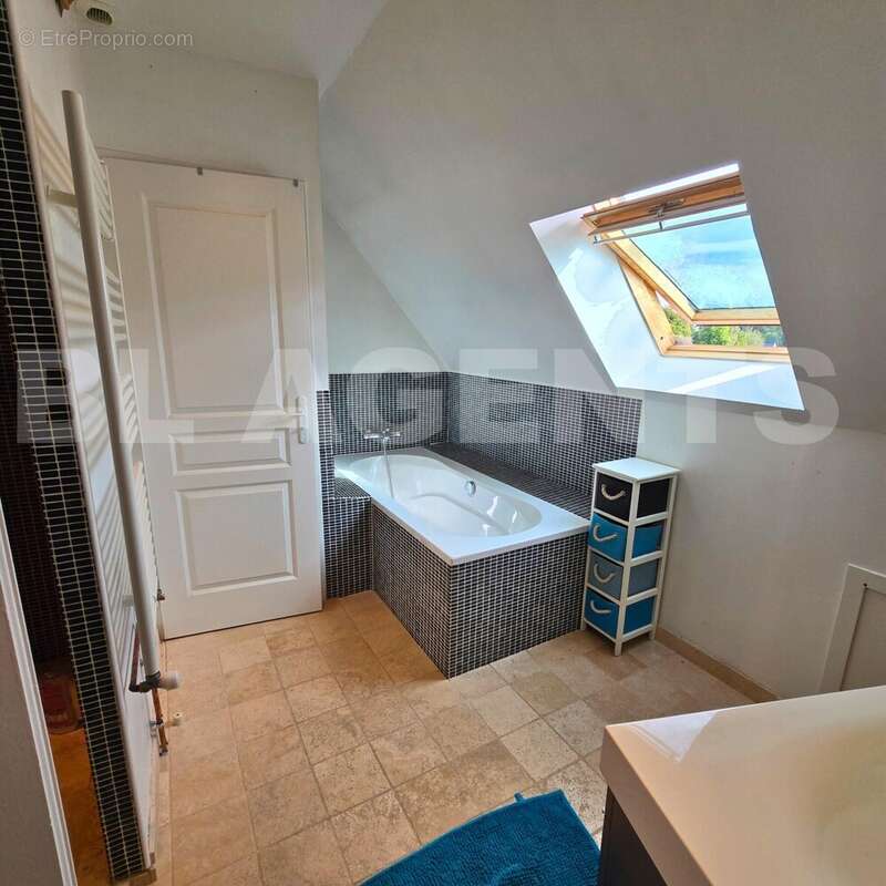 Copie de Sous OOFRE St Nico (600 x 600 px) (1500 x 1000 px)_20250923_235327_0000 - Maison à BELMESNIL