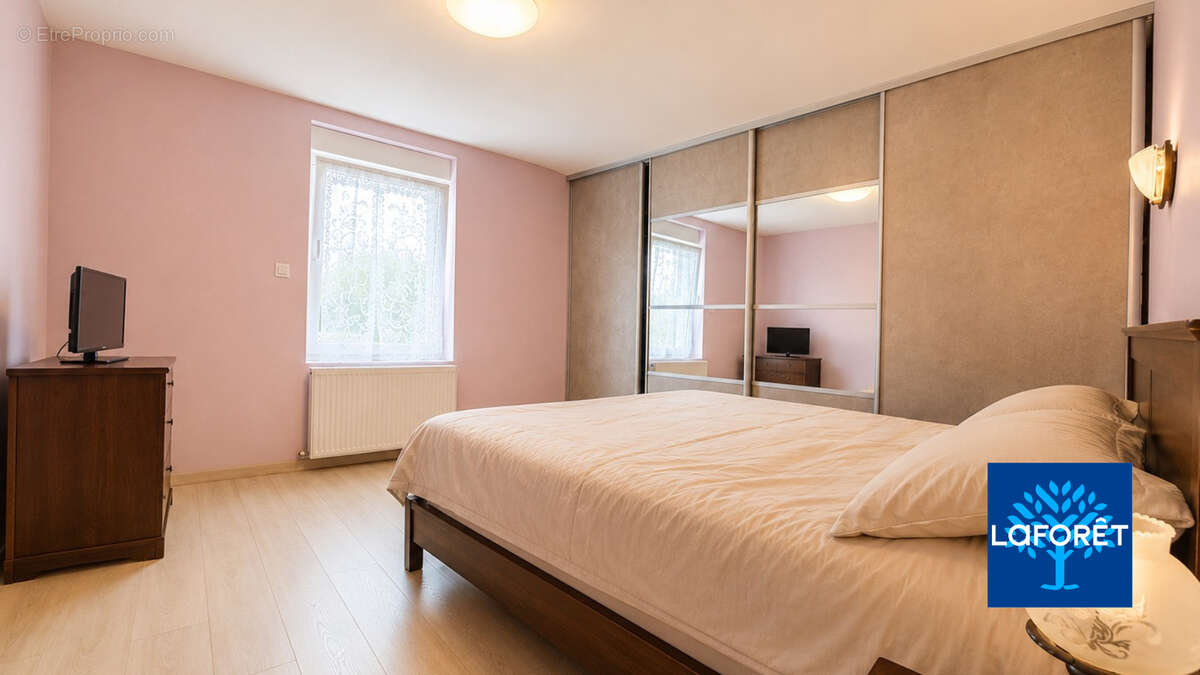 Maison semi plain-pied de 151 m²   4 chambres   Garage   Jardin   Annexe de 25 m²   DPE D   Bruay-sur-l'Escaut - photo 5